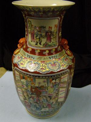 chinese urns (vases)